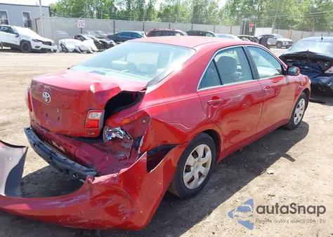 2007 Toyota Camry Le V6 z USA, uszkodzony, nr VIN 4T1BK46K97U038702